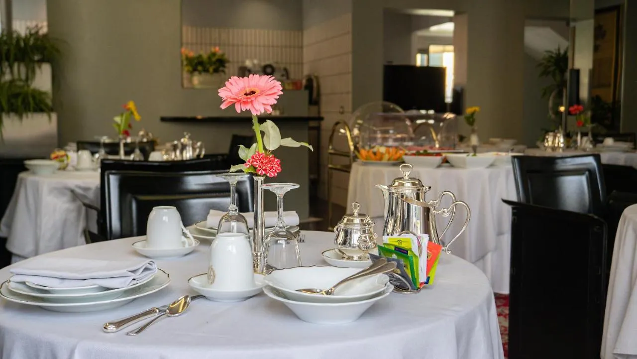 Hotel Villa Cansignorio Lazise 3*,  Italy